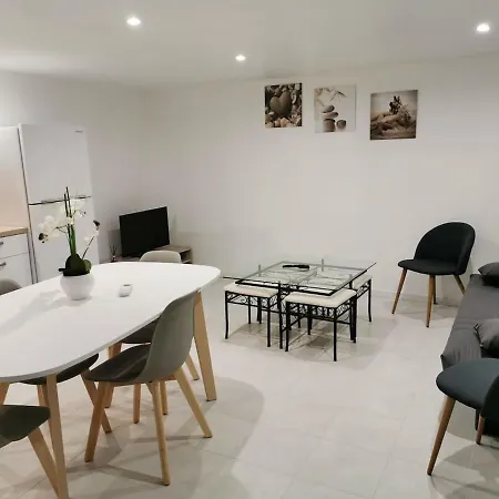 Hébergement de vacances Jolie Maison De *
